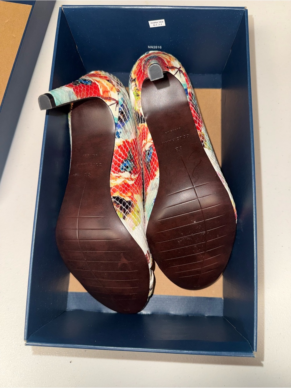 Cole Haan Jacinda Floral Snake Print Peep Toe Heels NIB Size 8B - Picture 4 of 6